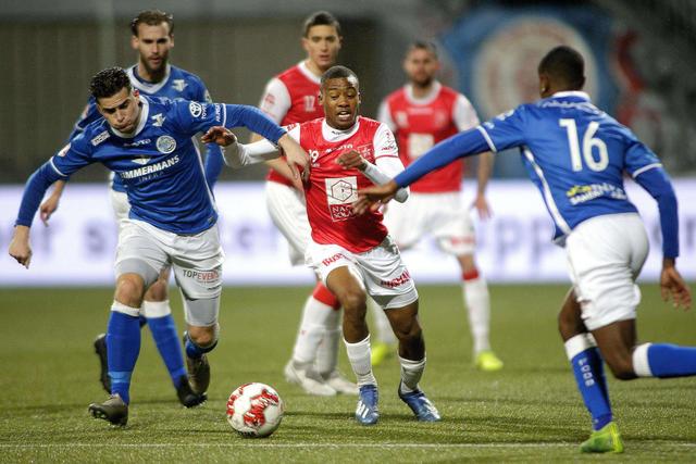 合阵容并优 合阵容并优