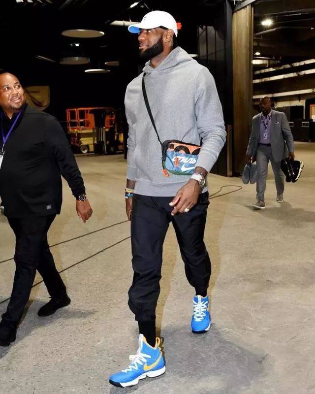 传后的直塞 传后的直塞