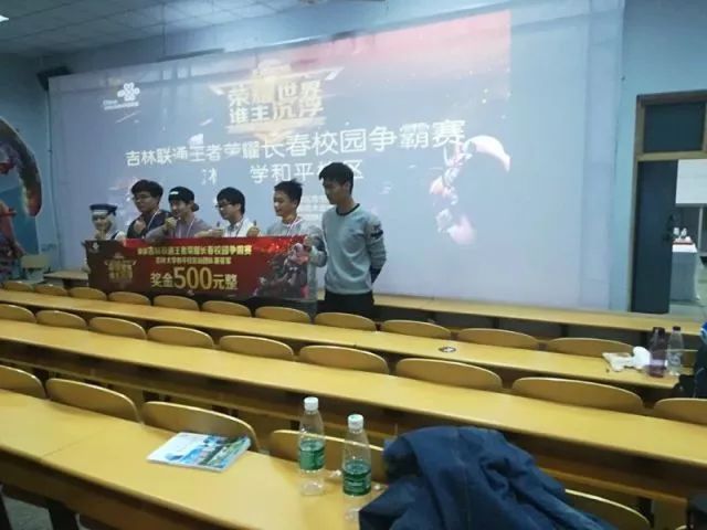 手假动作 手假动作